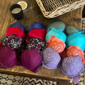 13 well cared for Victoria’s Secret bras